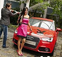 Markus Winkelhock und die Playmate des Jahres 2009 Michaela Grauke 